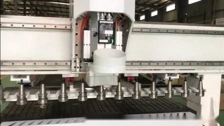 1300x2500mm 4 assi Atc Liner CNC Router 3D Macchina per la lavorazione del legno Mobili Cabinet Taglio Incisione CNC Scultura in legno Macchina MDF Fresatrice