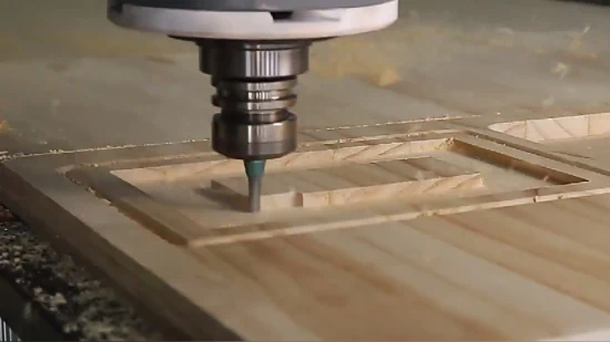 Router CNC per mobili in legno a 3 assi e 4 assi con 1300×2500mm Atc 1325 per la lavorazione del legno, macchina per incisione e intaglio 3D per armadi in legno